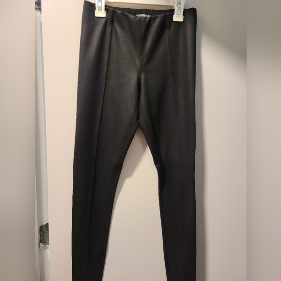 Express Pants - Black Leggings